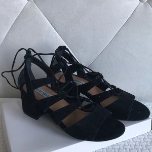 Steve Madden Black Lace Up Chunky Heel Sandal
